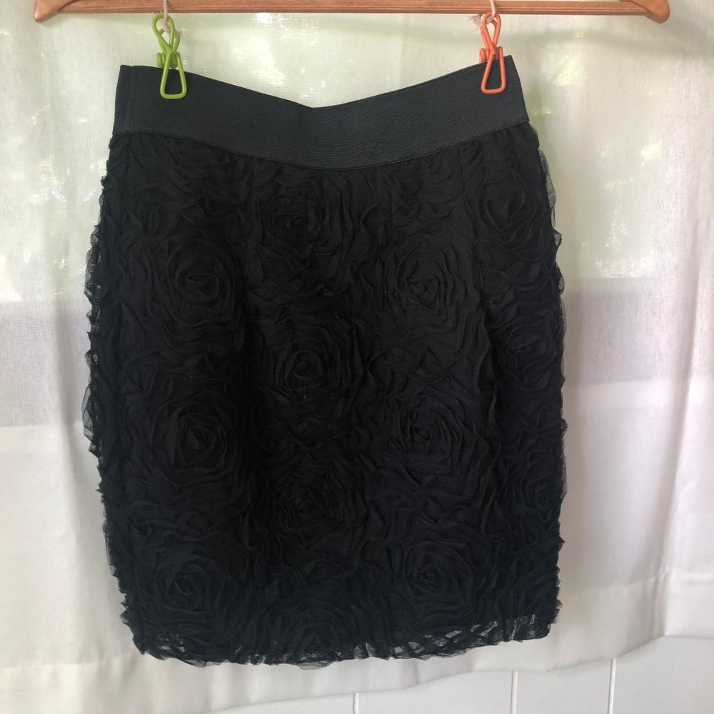 Rose Detail Pencil Skirt